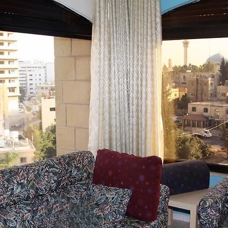 Arabian Suites Amman Bagian luar foto