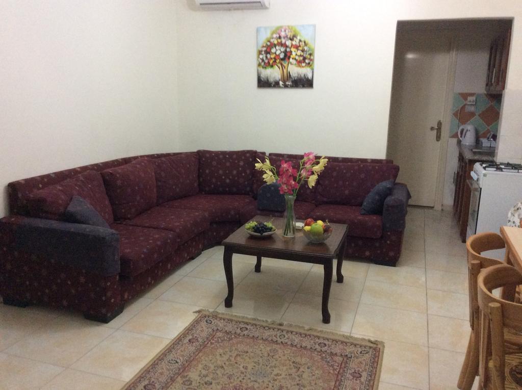 Arabian Suites Amman Bagian luar foto