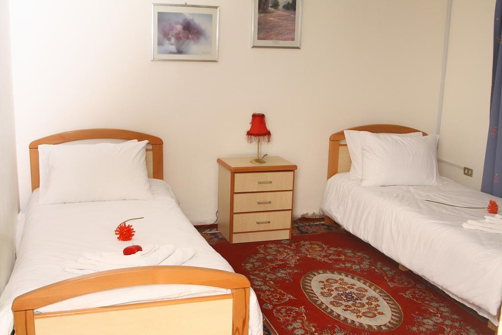 Arabian Suites Amman Bagian luar foto