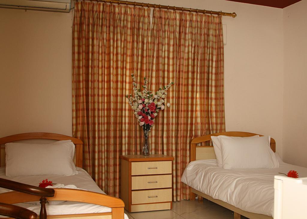 Arabian Suites Amman Bagian luar foto