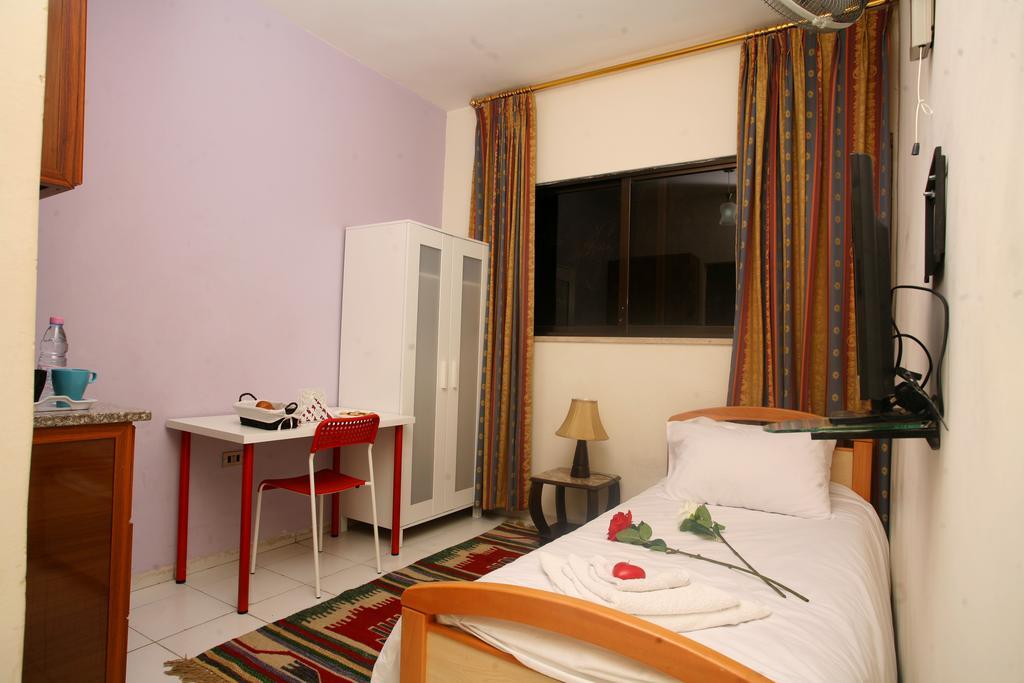 Arabian Suites Amman Bagian luar foto