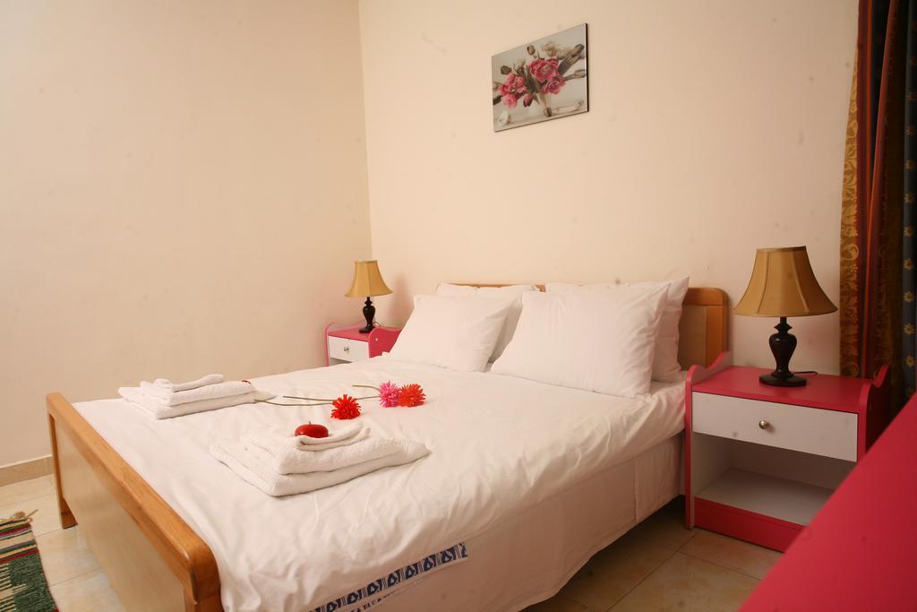 Arabian Suites Amman Bagian luar foto