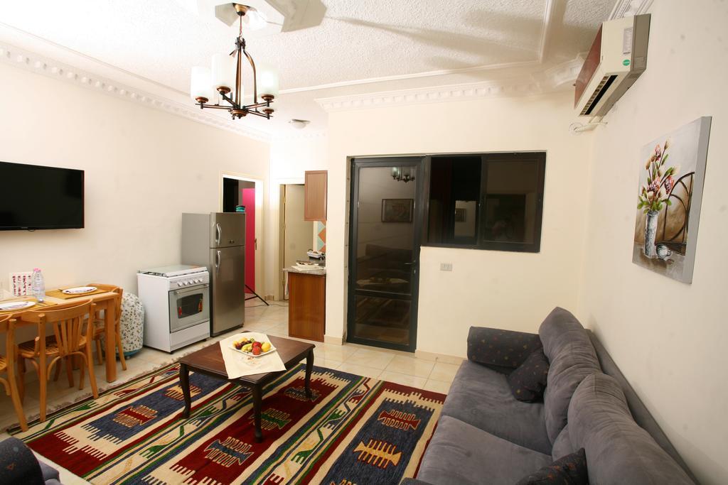 Arabian Suites Amman Bagian luar foto