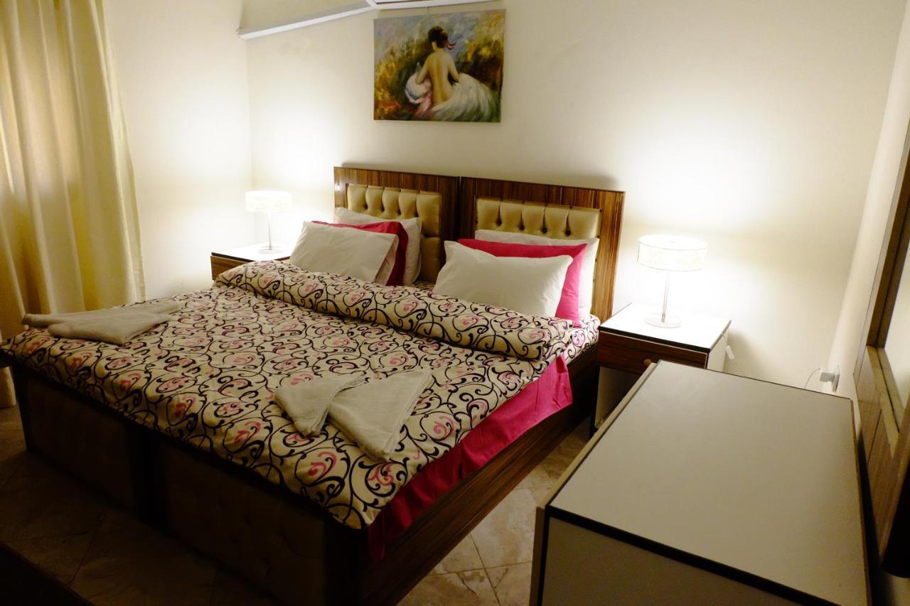 Arabian Suites Amman Bagian luar foto