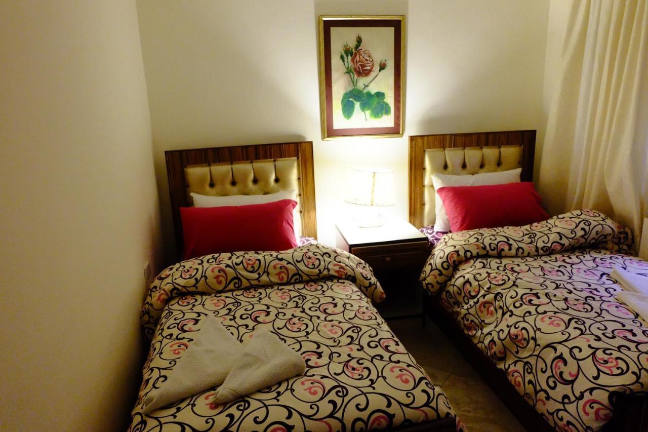 Arabian Suites Amman Bagian luar foto