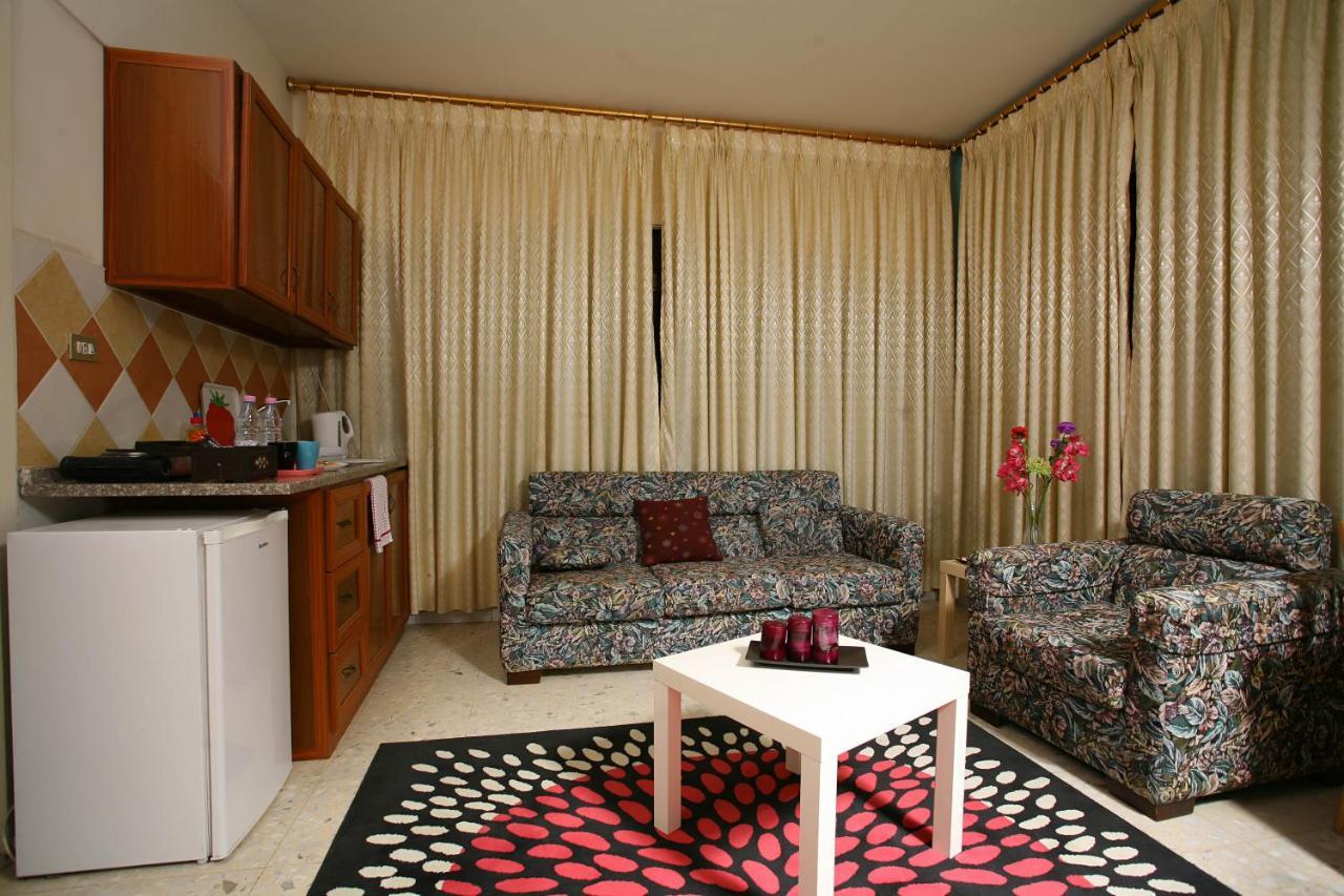 Arabian Suites Amman Bagian luar foto