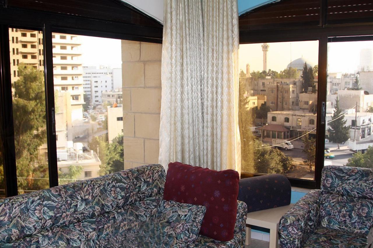 Arabian Suites Amman Bagian luar foto