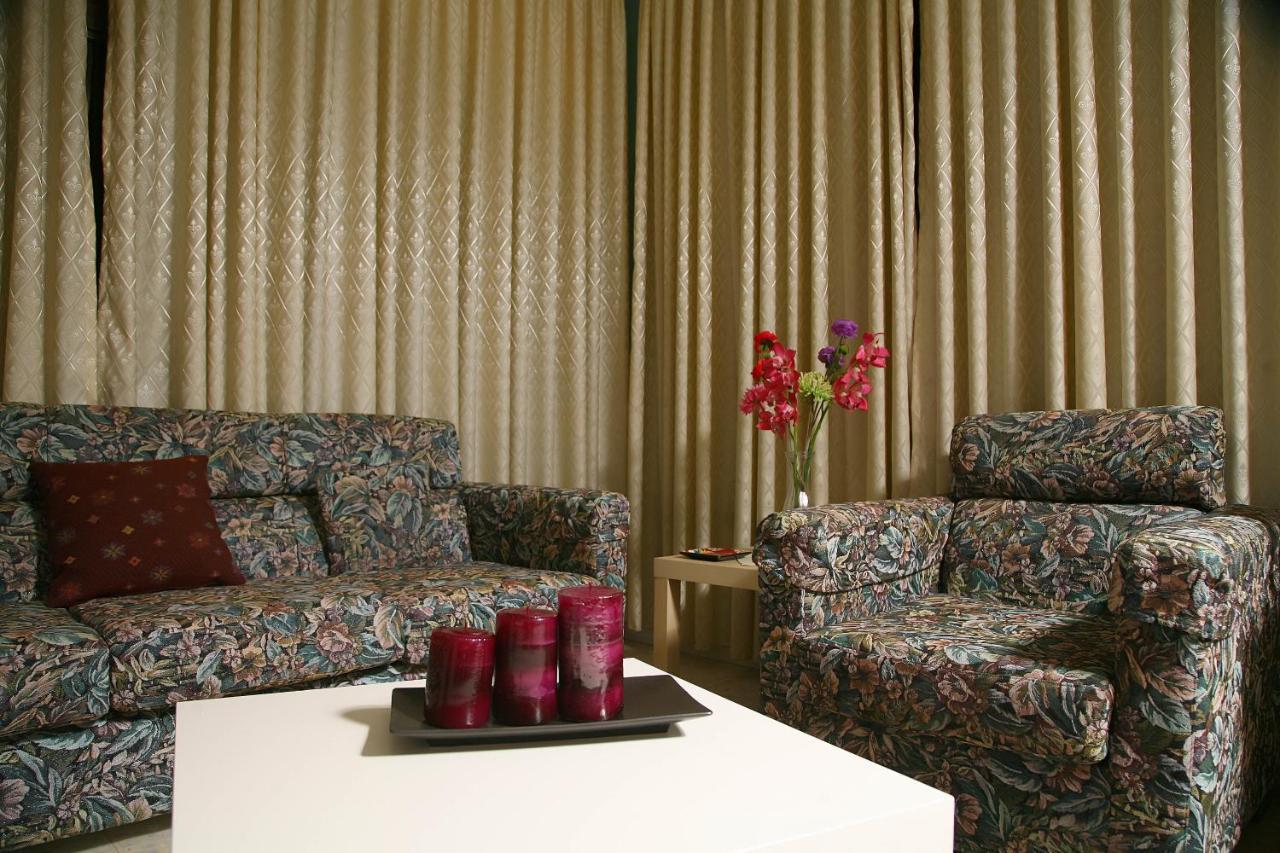 Arabian Suites Amman Bagian luar foto